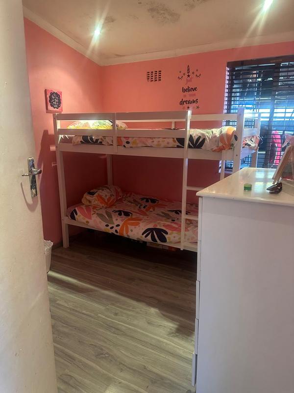 5 Bedroom Property for Sale in Manenberg Western Cape